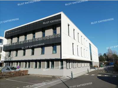 A vendre ou à louer bureaux 1810m² à Rennes 