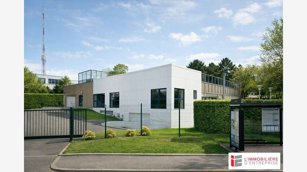 A vendre immeuble de 2170m² rue de Nemours Rennes