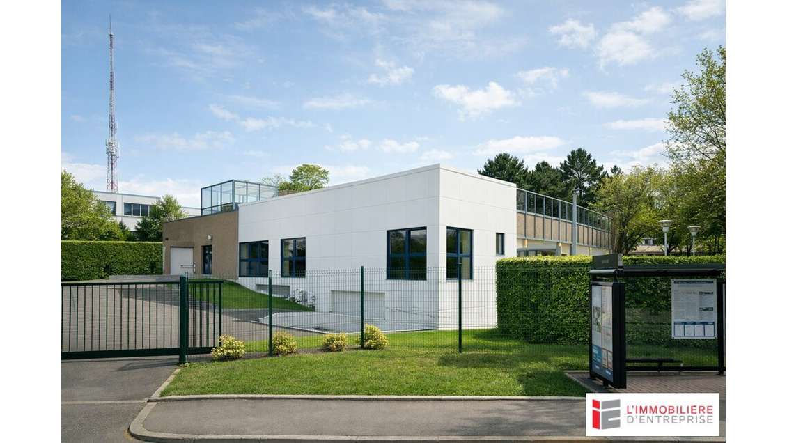 A vendre immeuble de 2170m² rue de Nemours Rennes