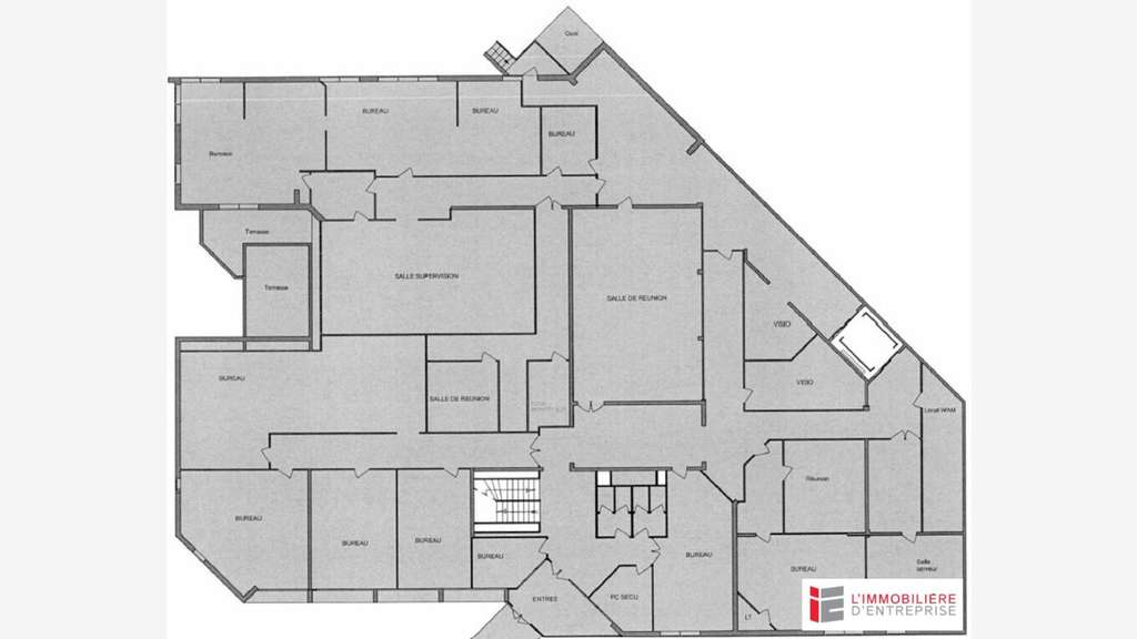 A vendre immeuble de 2170m² rue de Nemours Rennes
