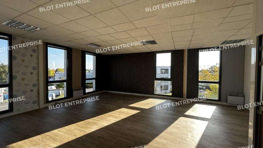 A vendre/à louer bureaux 133m² à Rennes