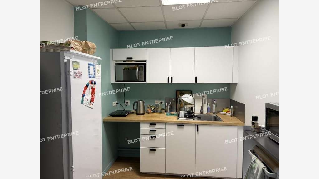 A vendre à louer bureaux 156m² à Rennes