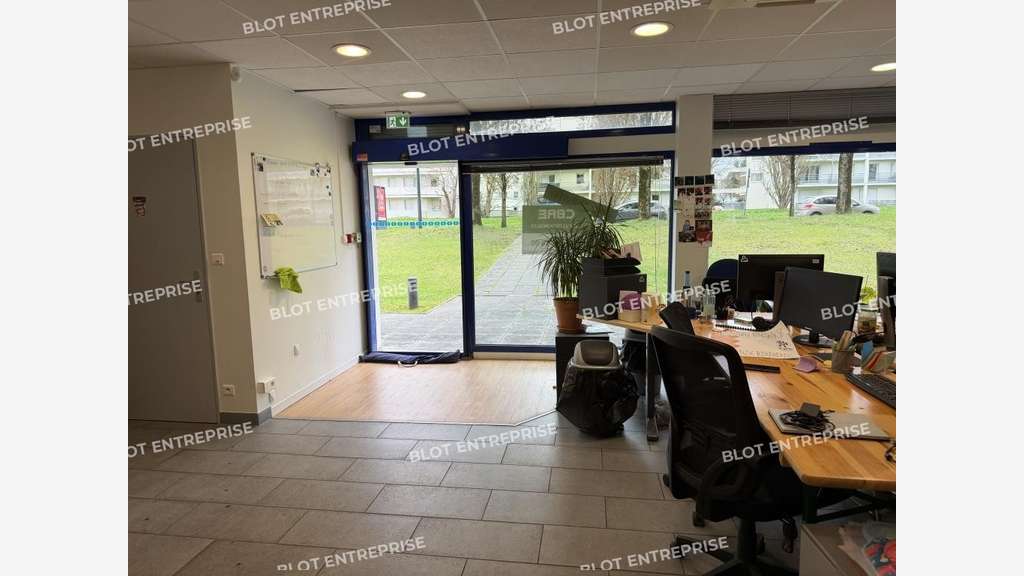 A vendre à louer bureaux 156m² à Rennes