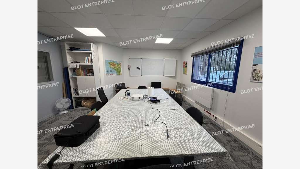 A vendre à louer bureaux 156m² à Rennes