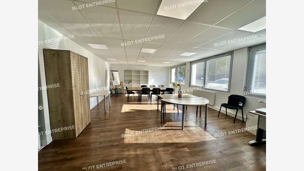 Bureaux 148m² PMR axe majeur du Sud de Rennes