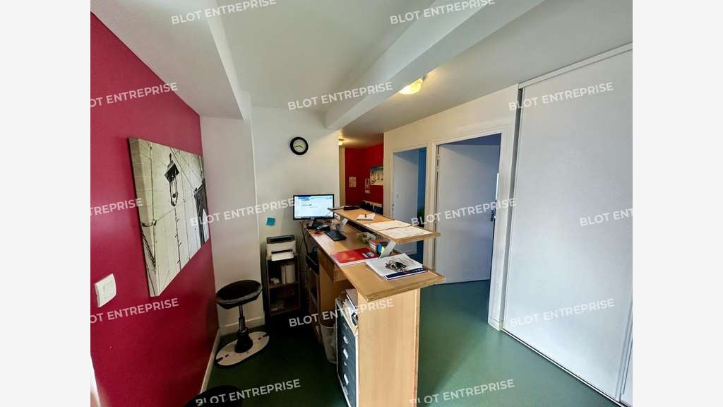 A vendre bureaux 77m² belle visibilité à Rennes
