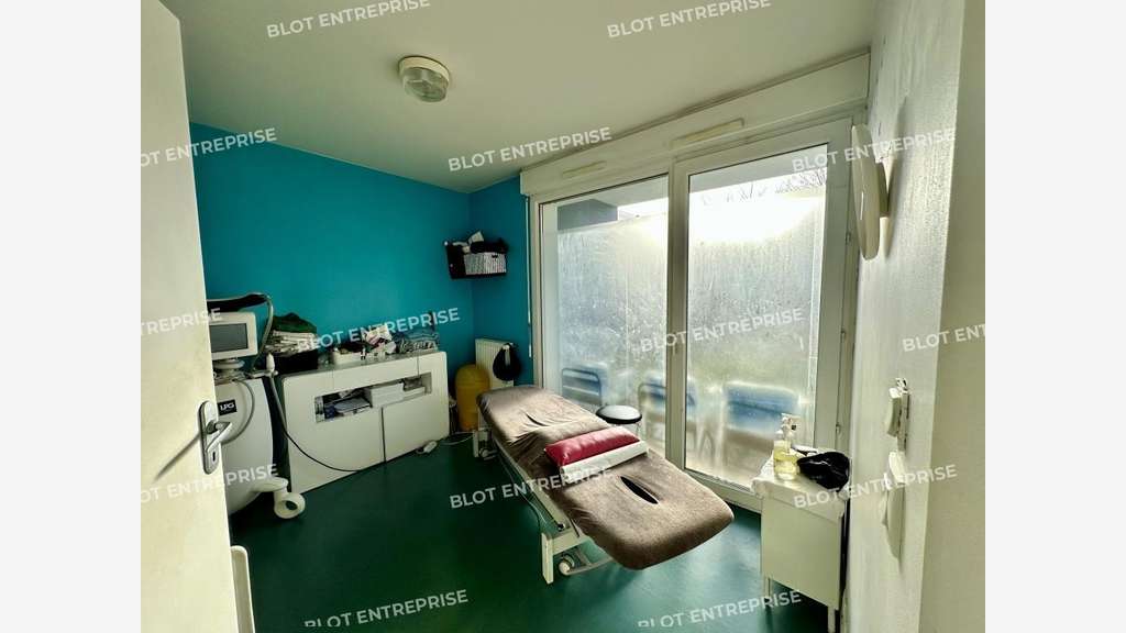 A vendre bureaux 77m² belle visibilité à Rennes
