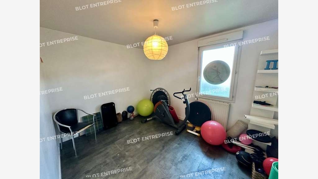 A vendre bureaux 77m² belle visibilité à Rennes