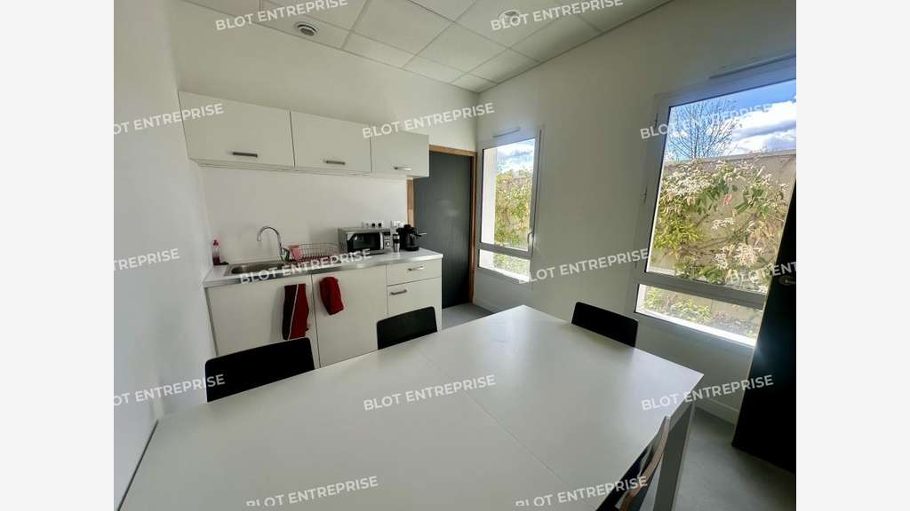 A vendre bureaux de 120m² au Nord de Rennes