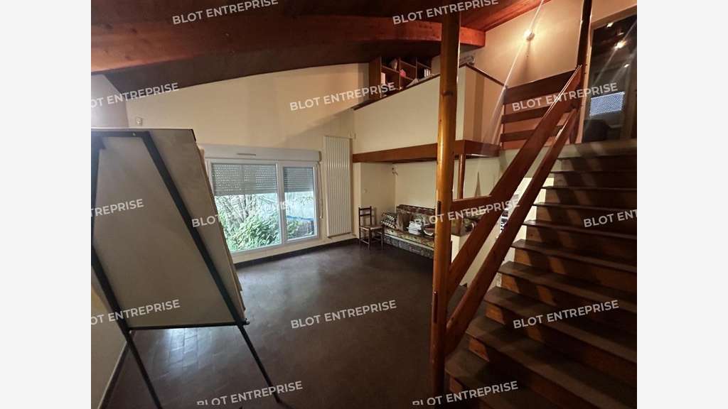 À vendre bureaux 120m² belle visibilité à Rezé