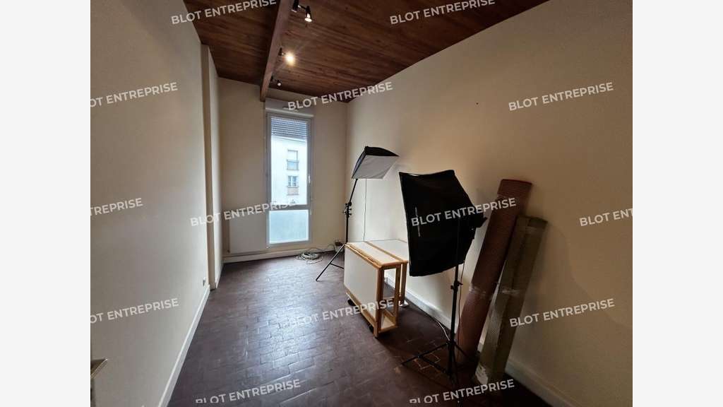 À vendre bureaux 120m² belle visibilité à Rezé