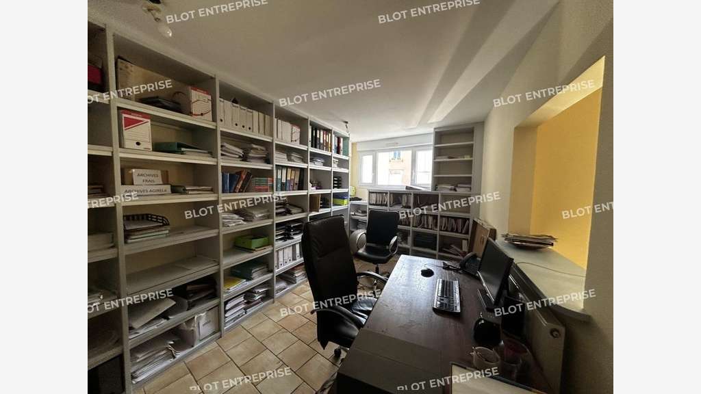 À vendre bureaux 120m² belle visibilité à Rezé