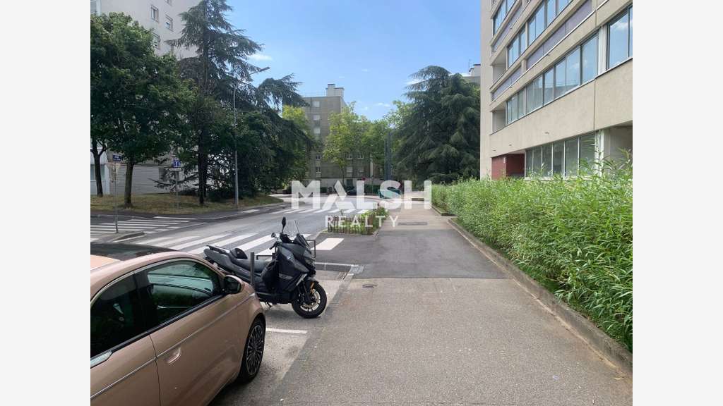 Bureaux 87m² RDC à vendre Rilleux la Pape