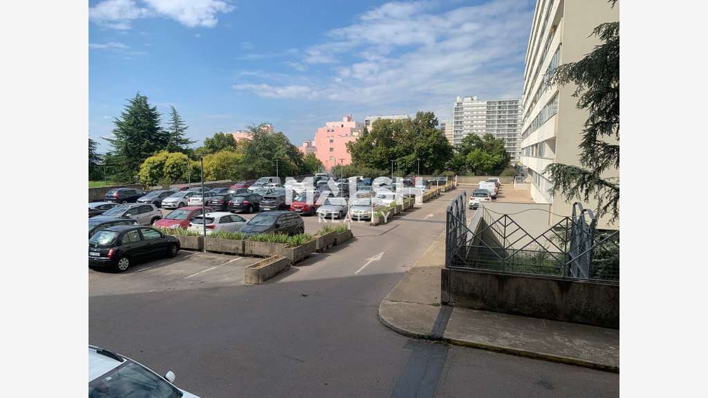 Bureaux 87m² RDC à vendre Rilleux la Pape