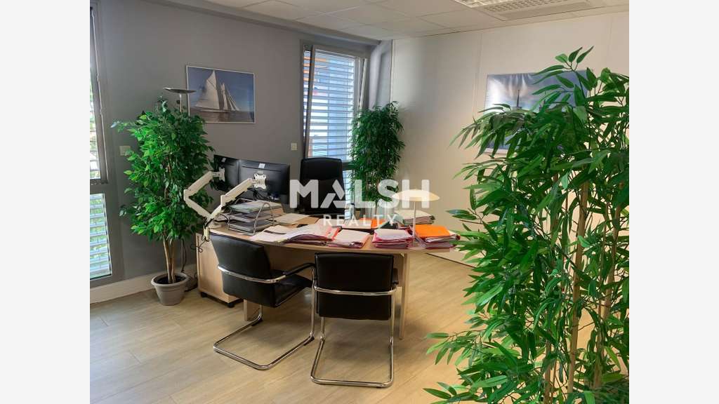 Bureaux à vendre ou à louer à Rillieux-la-Pape