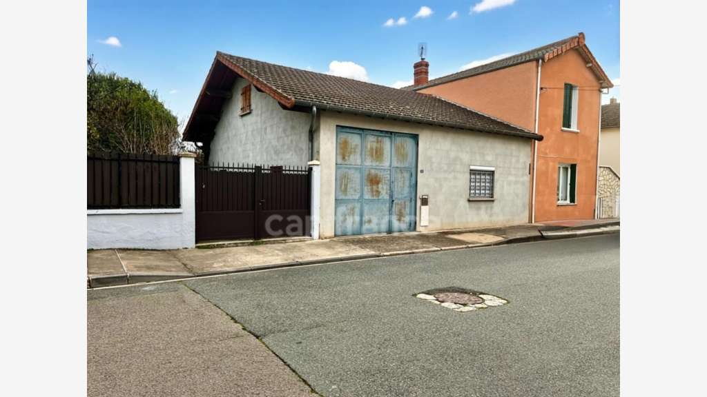Vente local professionnel atelier de 171m² Roanne