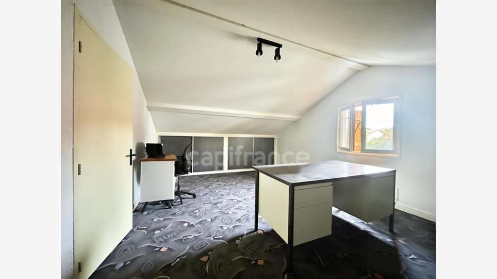 Vente local professionnel atelier de 171m² Roanne