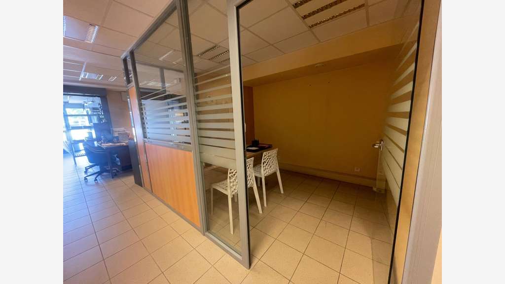 Vente local professionnel 120m² prox centre Rodez