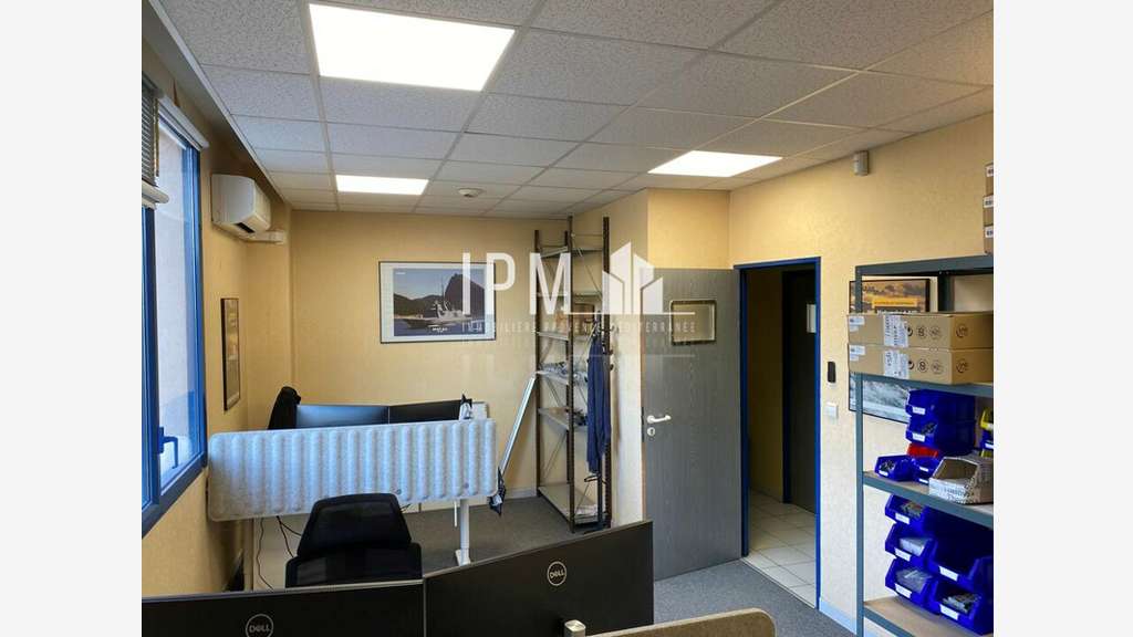 A vendre bureaux 688m² à Roquevaire