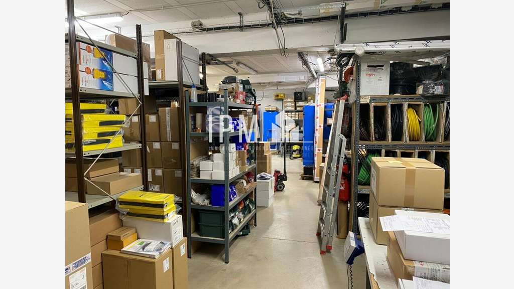 A vendre bureaux 688m² à Roquevaire