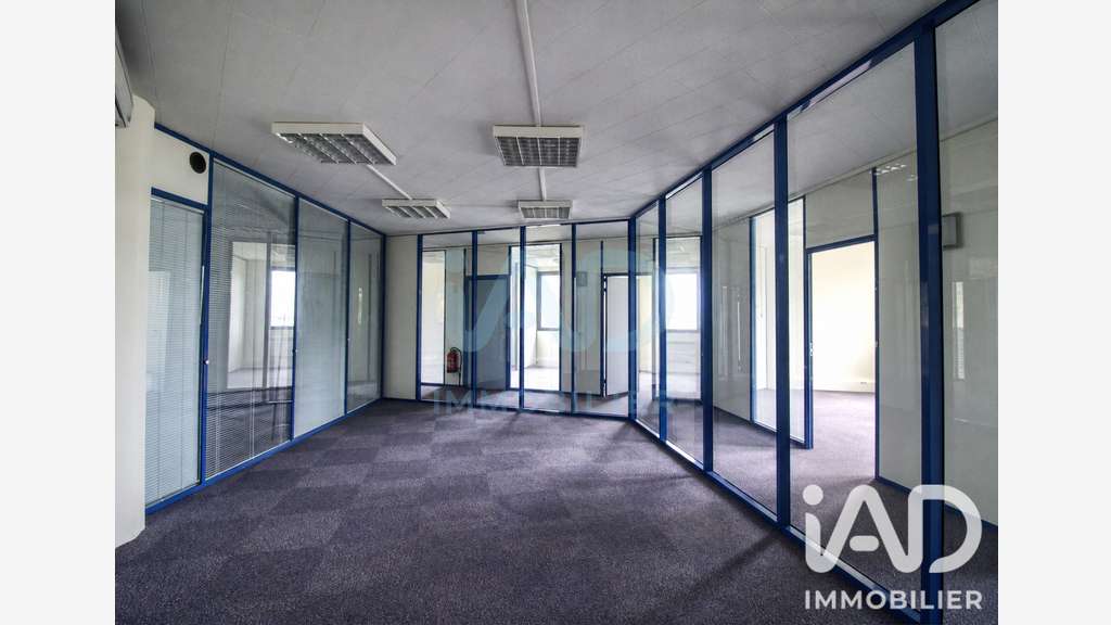 Vente bureaux 1096m² divisibles à Saint Aubin