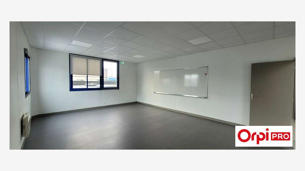 Bureaux récents divisibles 478m² à Saint-Brieuc