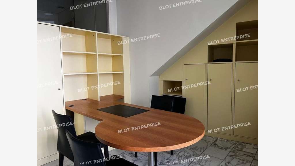 A vendre/louer bureaux vitrine 98m² à Saint-Brieuc