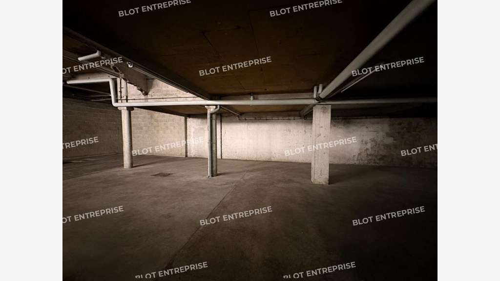 AV local commercial bureaux 148m² à Saint Brieuc