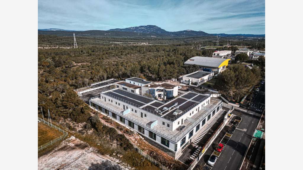 Vente bureau de 2294m² à Saint Clément de Rivière
