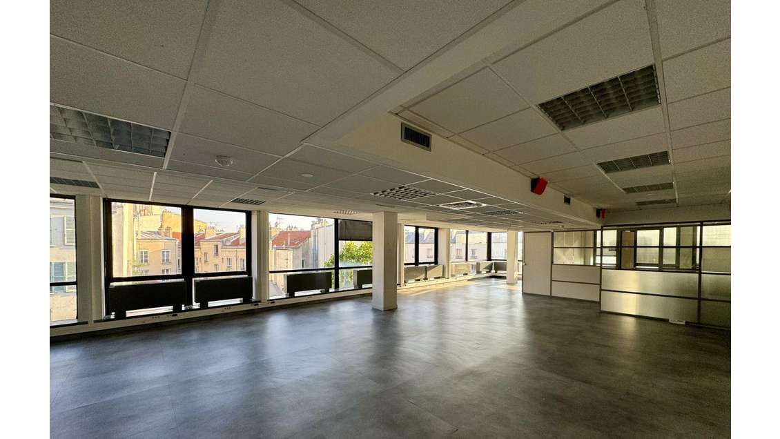 Vente bureaux de 1 236m² à Saint Cloud