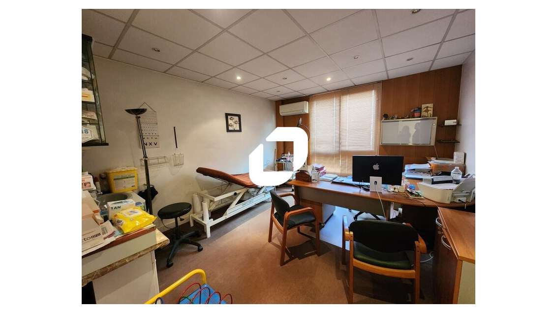 Vente Bureaux 383m² Saint cyr l'ecole