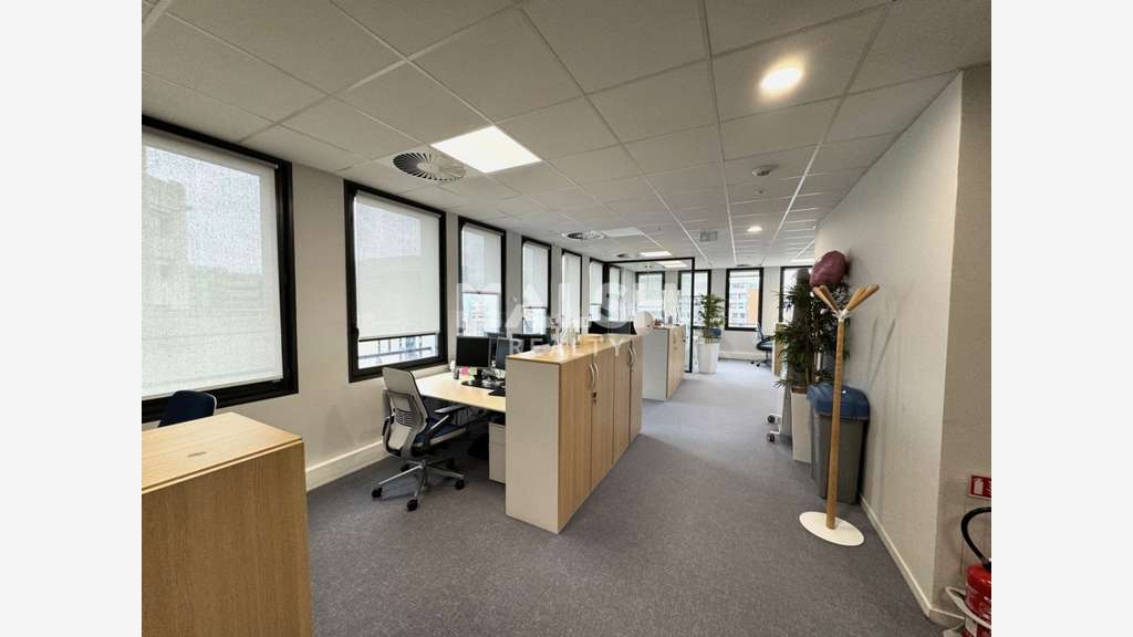 A vendre ou à louer bureaux 804m² à Saint Etienne