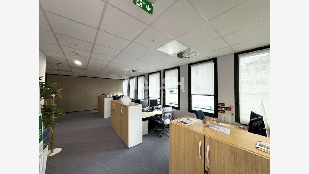 A vendre ou à louer bureaux 804m² à Saint Etienne