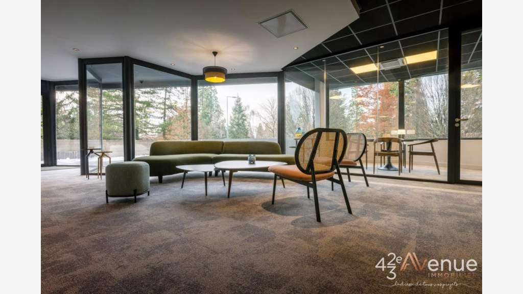 Bureaux 327m² à vendre à Saint-Étienne Fauriel