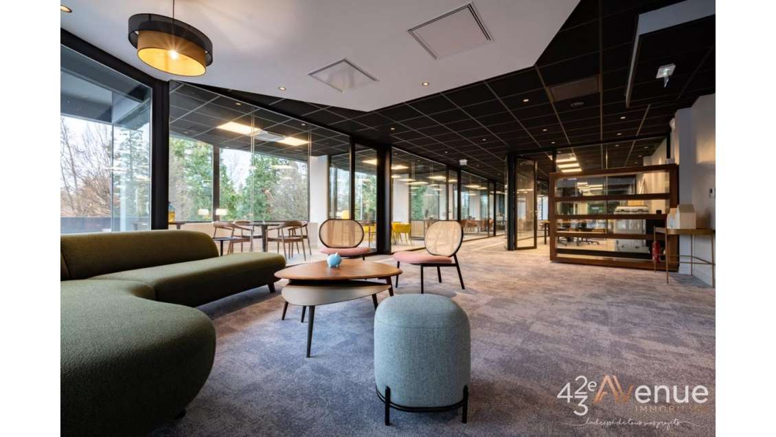 Bureaux 327m² à vendre à Saint-Étienne Fauriel 