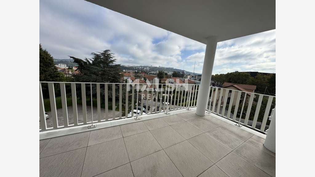 A vendre ou louer bureaux à St Etienne La Terrasse