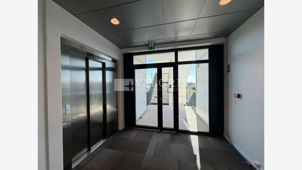 Bureaux 204m² à vendre à Saint-Fons