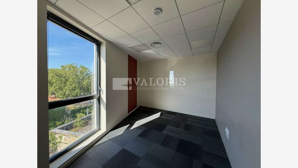 Bureaux 204m² à vendre à Saint-Fons