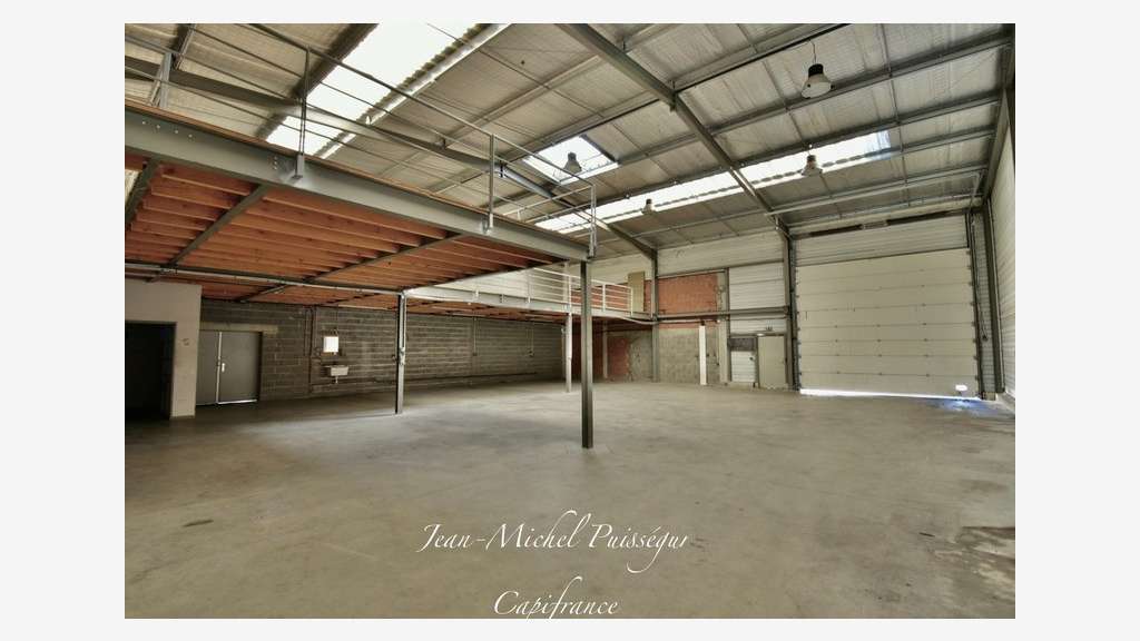 Locaux professionnels 2400m² à vendre à St Gaudens