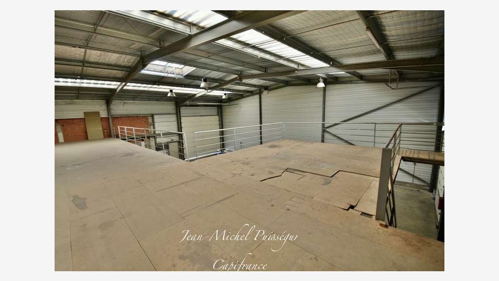 Locaux professionnels 2400m² à vendre à St Gaudens