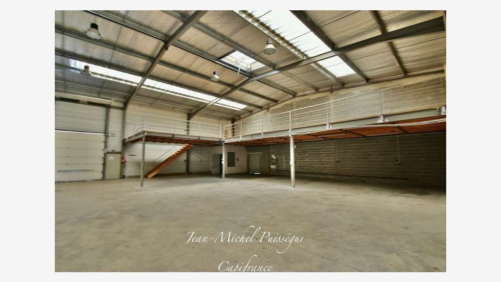 Locaux professionnels 2400m² à vendre à St Gaudens