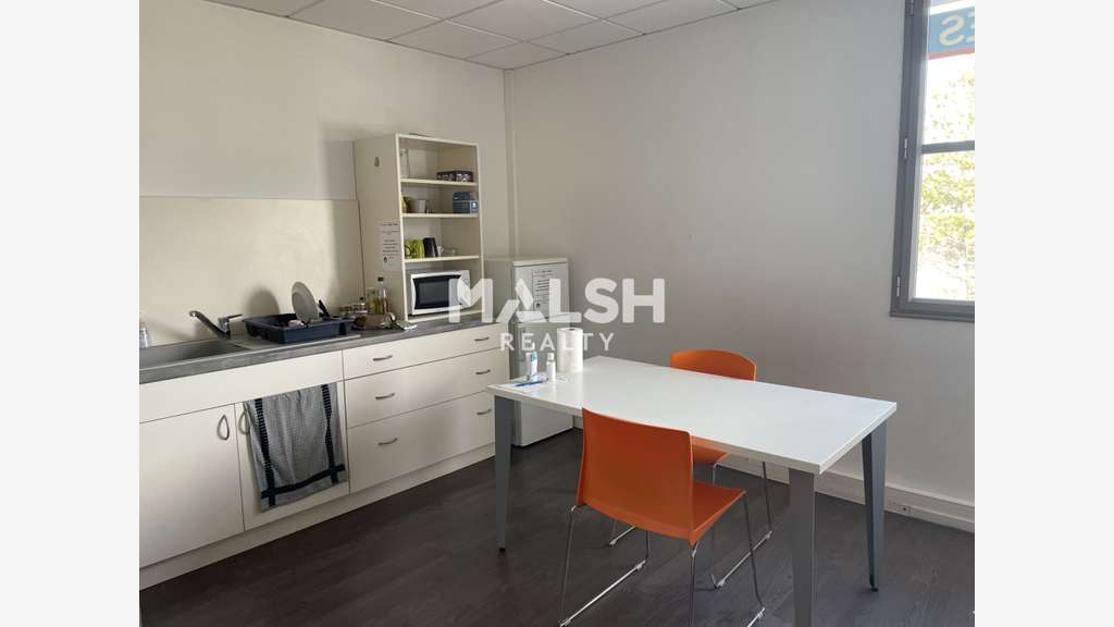 Bureaux à louer ou à vendre à Saint-Genis-Laval
