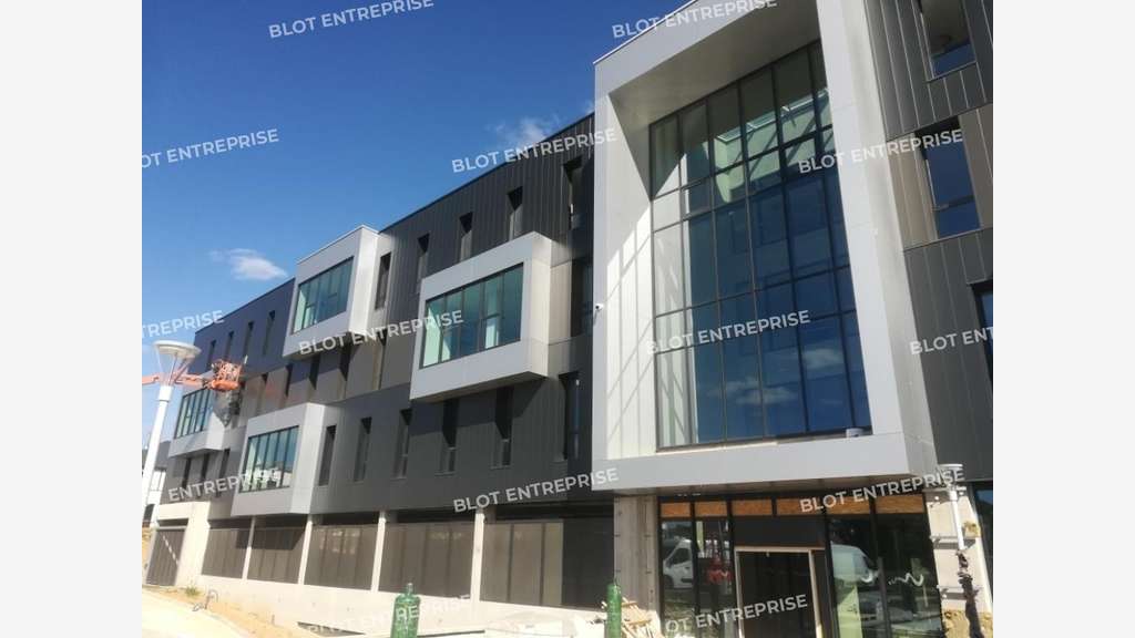 A vendre bureaux de 1 745m² en R+3 à Rennes 
