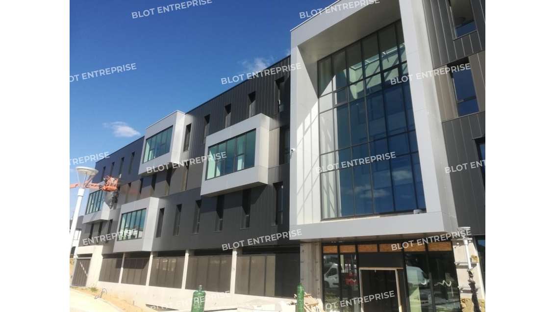 A vendre bureaux de 1 745m² en R+3 à Rennes 