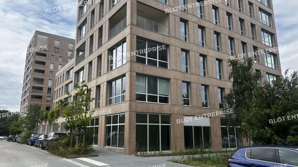 A vendre/a louer bureaux neufs 922m² la Courrouze
