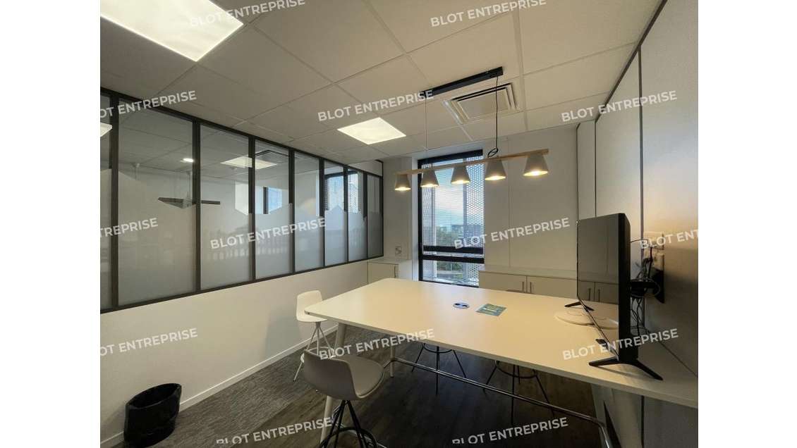 A vendre bureaux 360m² à Saint-Jacques-de-la-Lande