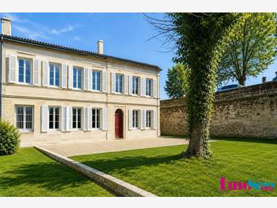 Bureaux 350m² à vendre à Saint-Loubès centre