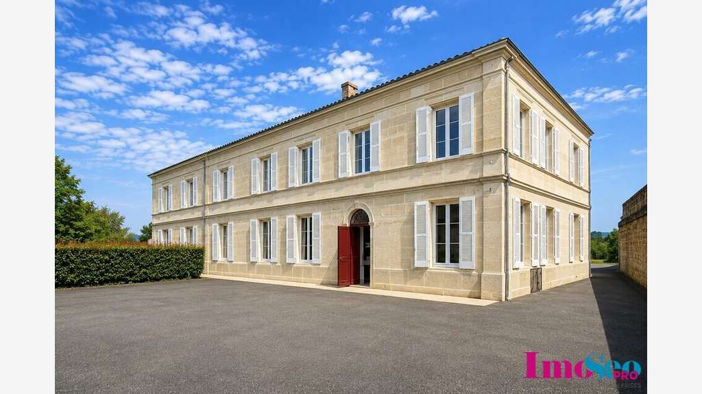 Bureaux rénovés 250m² à vendre à Saint-Loubès