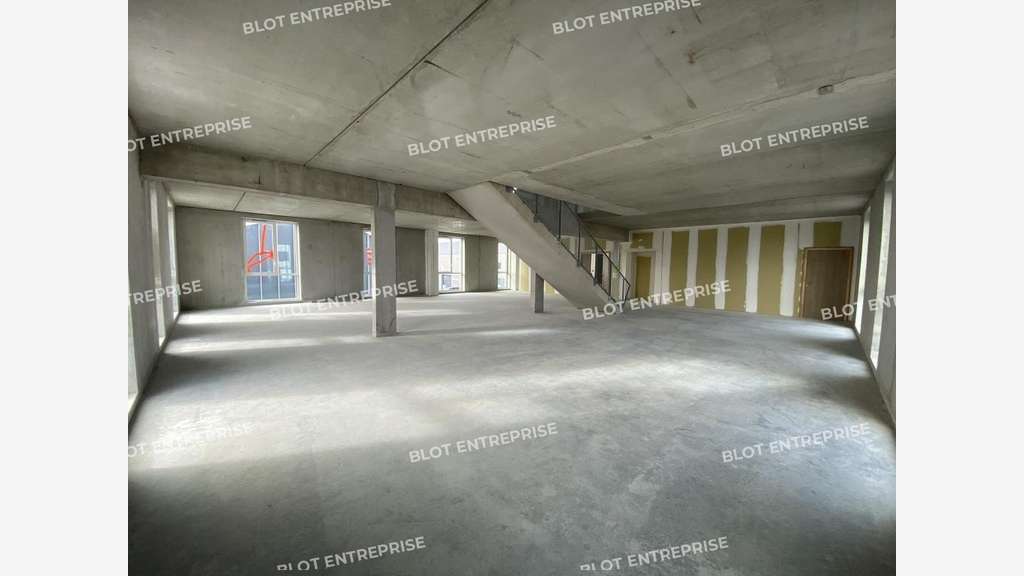 Vente bureaux 693m² à l'Est de St Malo 