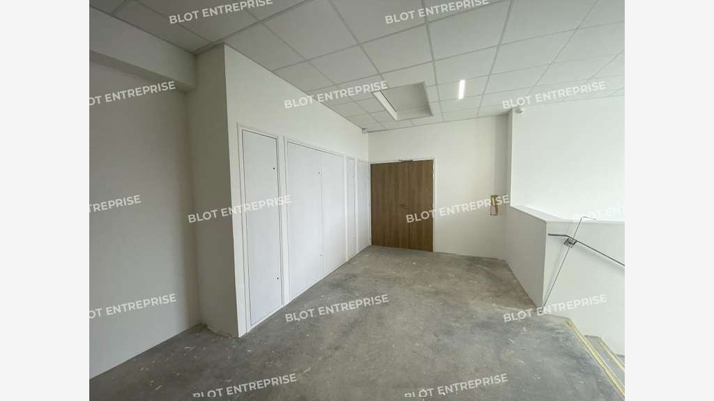 Vente bureaux 693m² à l'Est de St Malo 